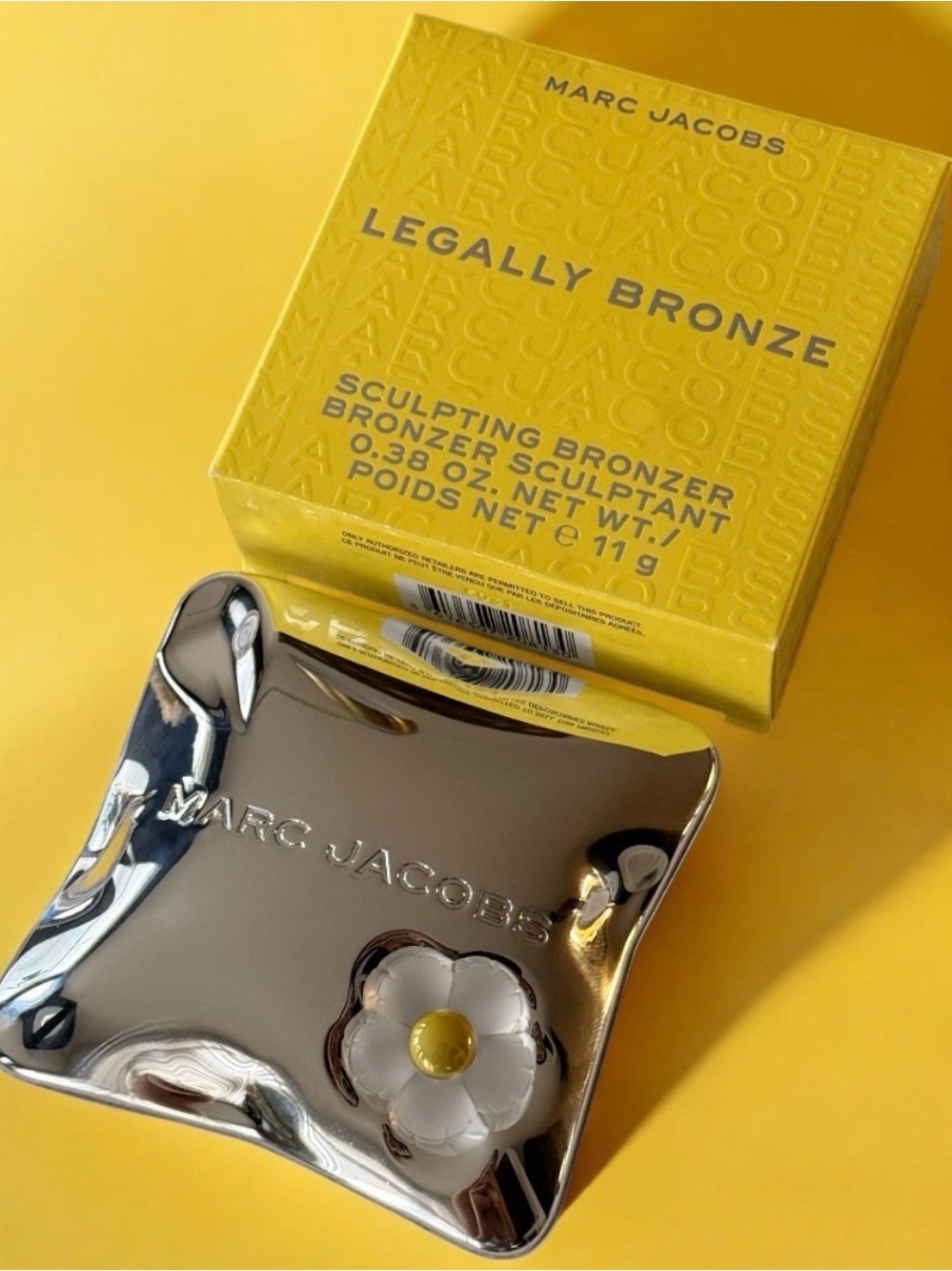 Marc Jacobs Legally Bronze Sculpting Bronzer - Yellow & Silver Packaging
